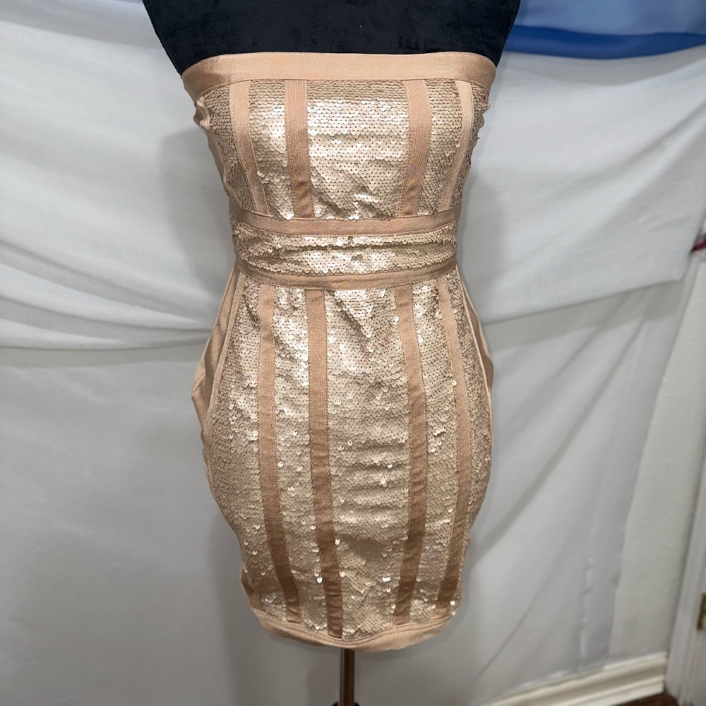 Small Nude bandage strapless dress with sequin